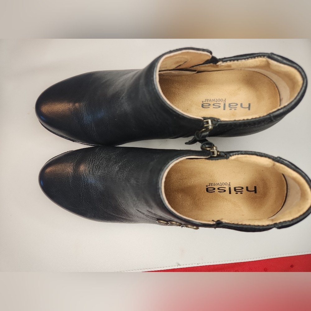 Halsa Ladies Devina Wedge Pumps 9.5 Black Leather New Without Box